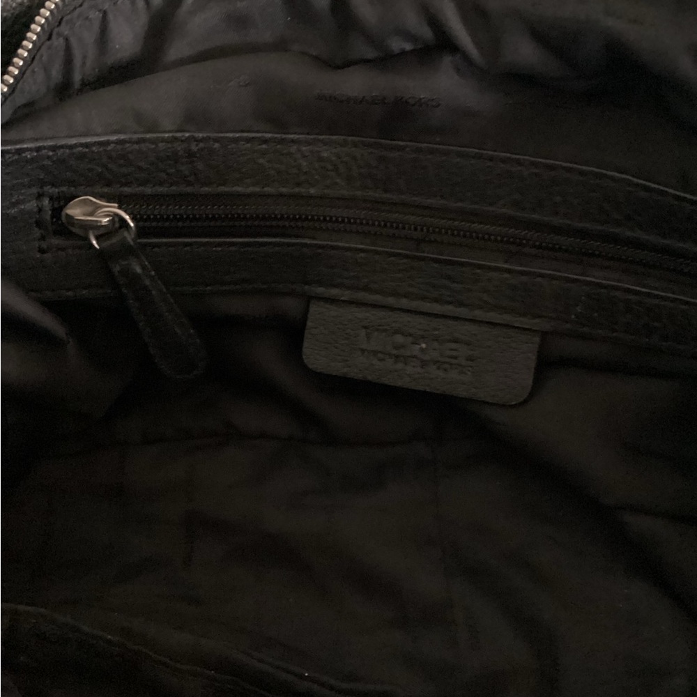 Michael Kors Astor Black Shoulder Bag - Picture 7 of 10